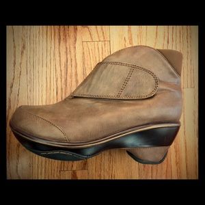 Jambu Vegan Esmeralda Boots (Used)